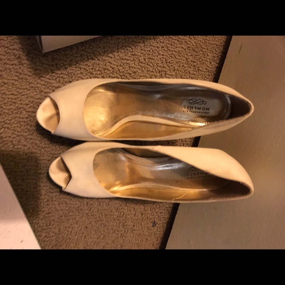 Heels - Picture 2 of 3